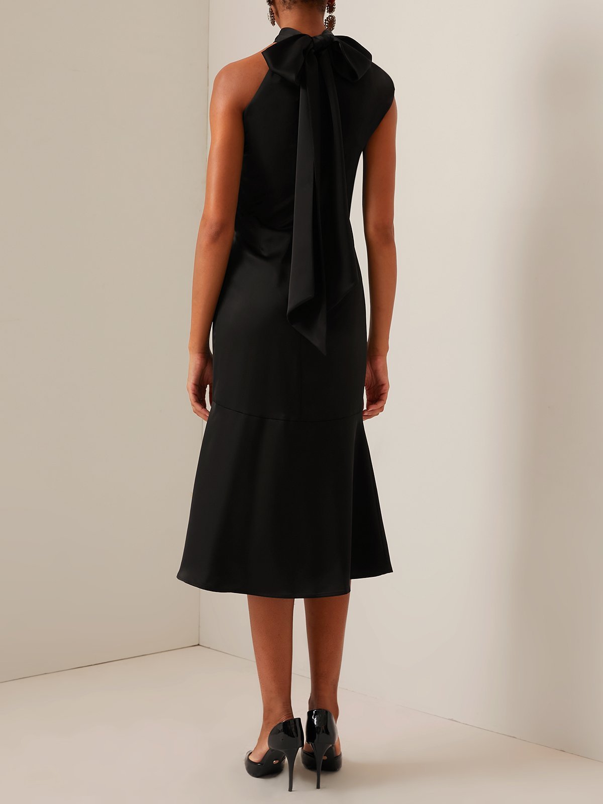 Black Knot Front Cold Shoulder Sleeveless Sheath Midi Dress