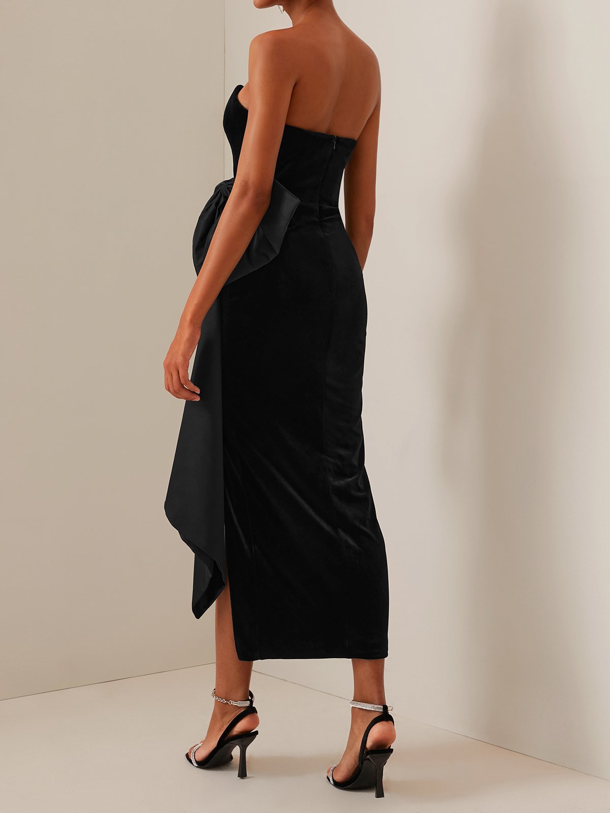 Black Bow Strapless Velvet Sheath Midi Dress