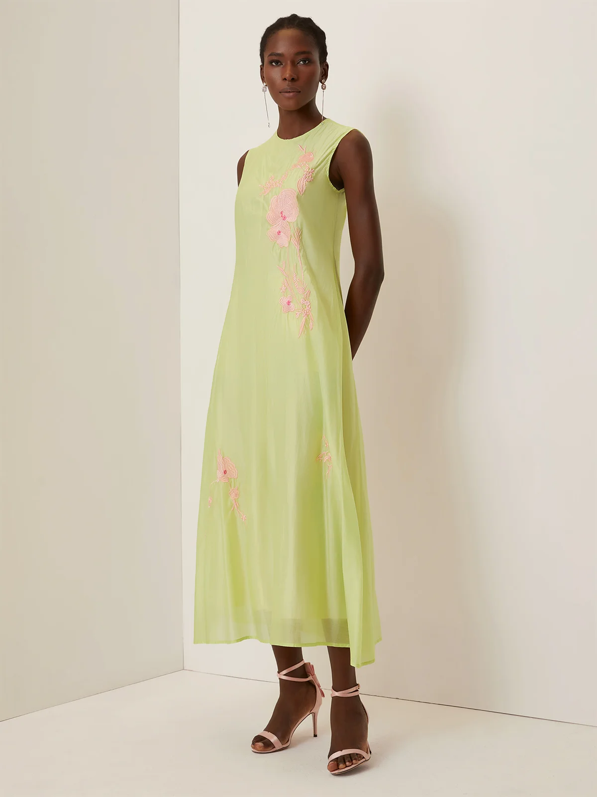 Yellow Embroidery Floral Classic Crew Neck Sleeveless A-Line Maxi Dress