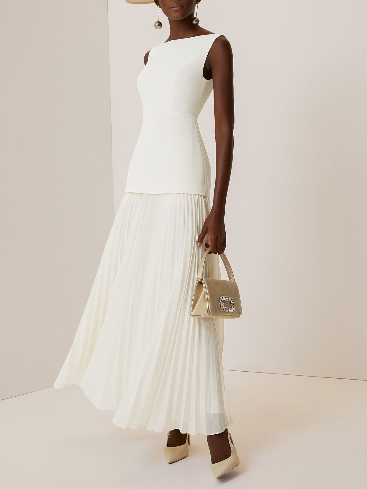 Off White Pleated Classic Boat Neck Sleeveless A-Line Gown Dress