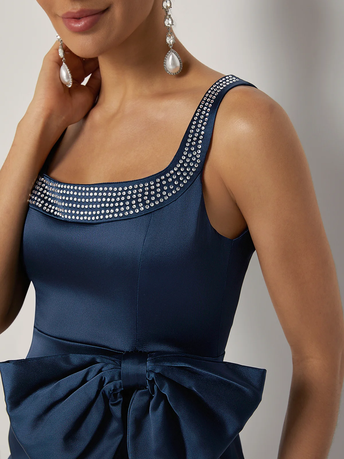 Purplish Blue Hotfix Embellished Bow Classic Crew Neck Sleeveless Sheath Midi Dress