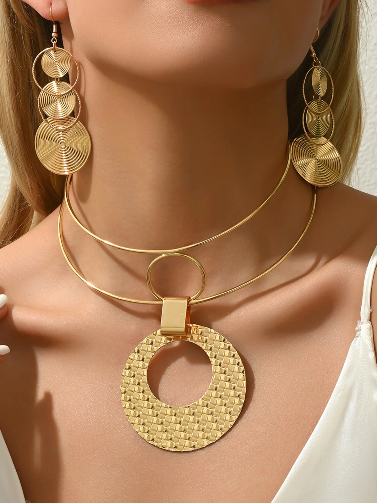 Personalized Golden Geometric Embossed Jewelry Set