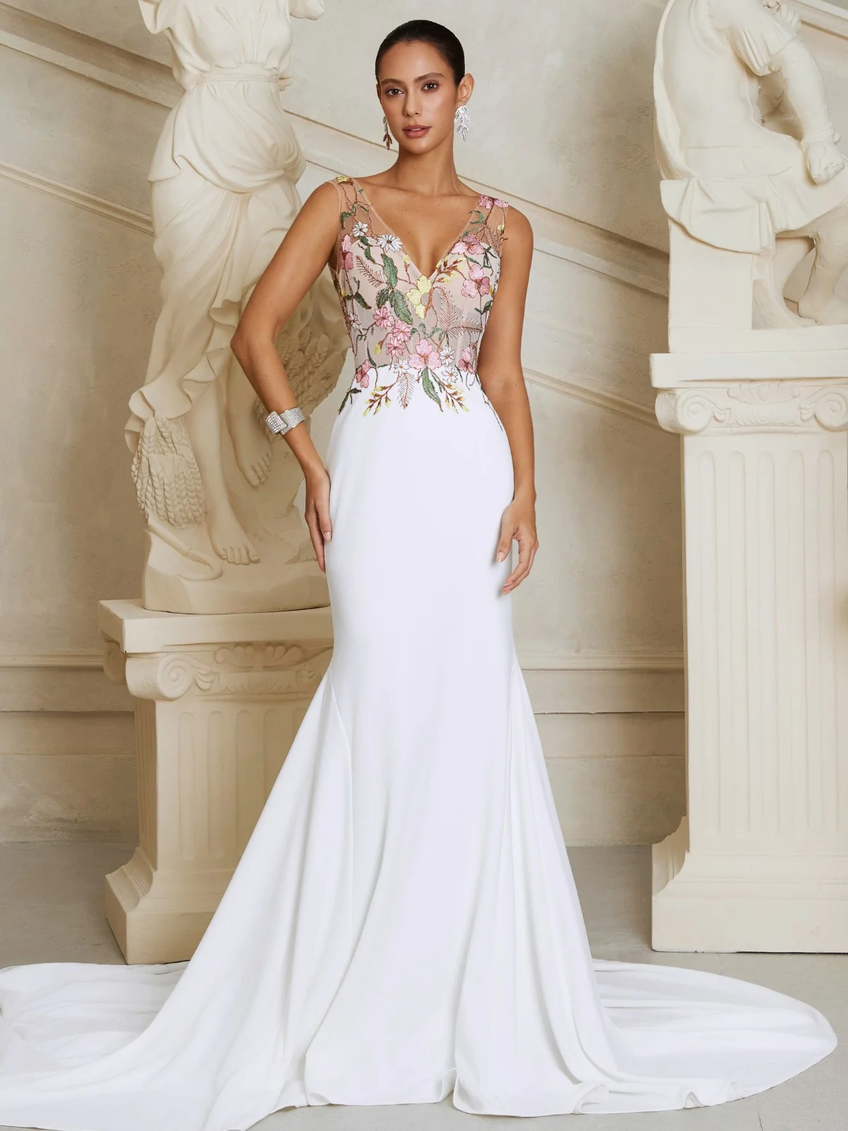 White Embroidery Floral Bridal/Wedding Dress V Neck Sleeveless Mermaid Gown Dress